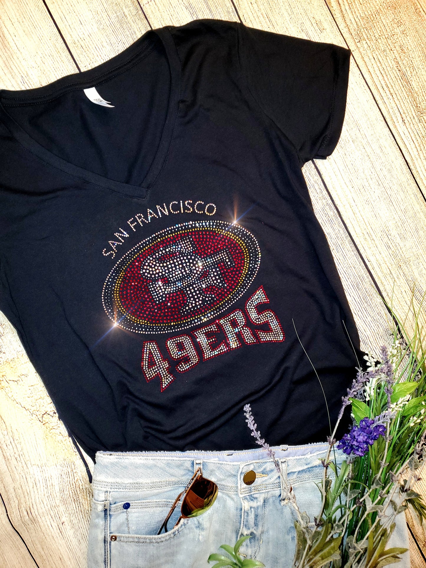 Rhinestone 49ers Women's Relaxed Fit V-Neck T-shirt  Bling San Francisco 49ers Top