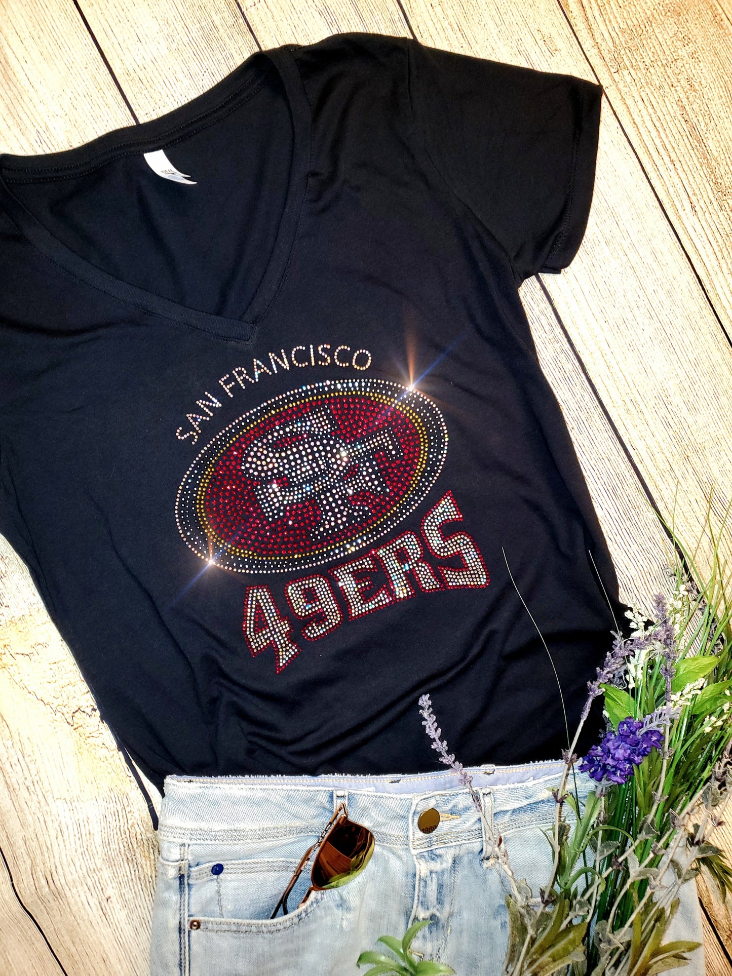 Rhinestone 49ers Women's Relaxed Fit V-Neck T-shirt  Bling San Francisco 49ers Top