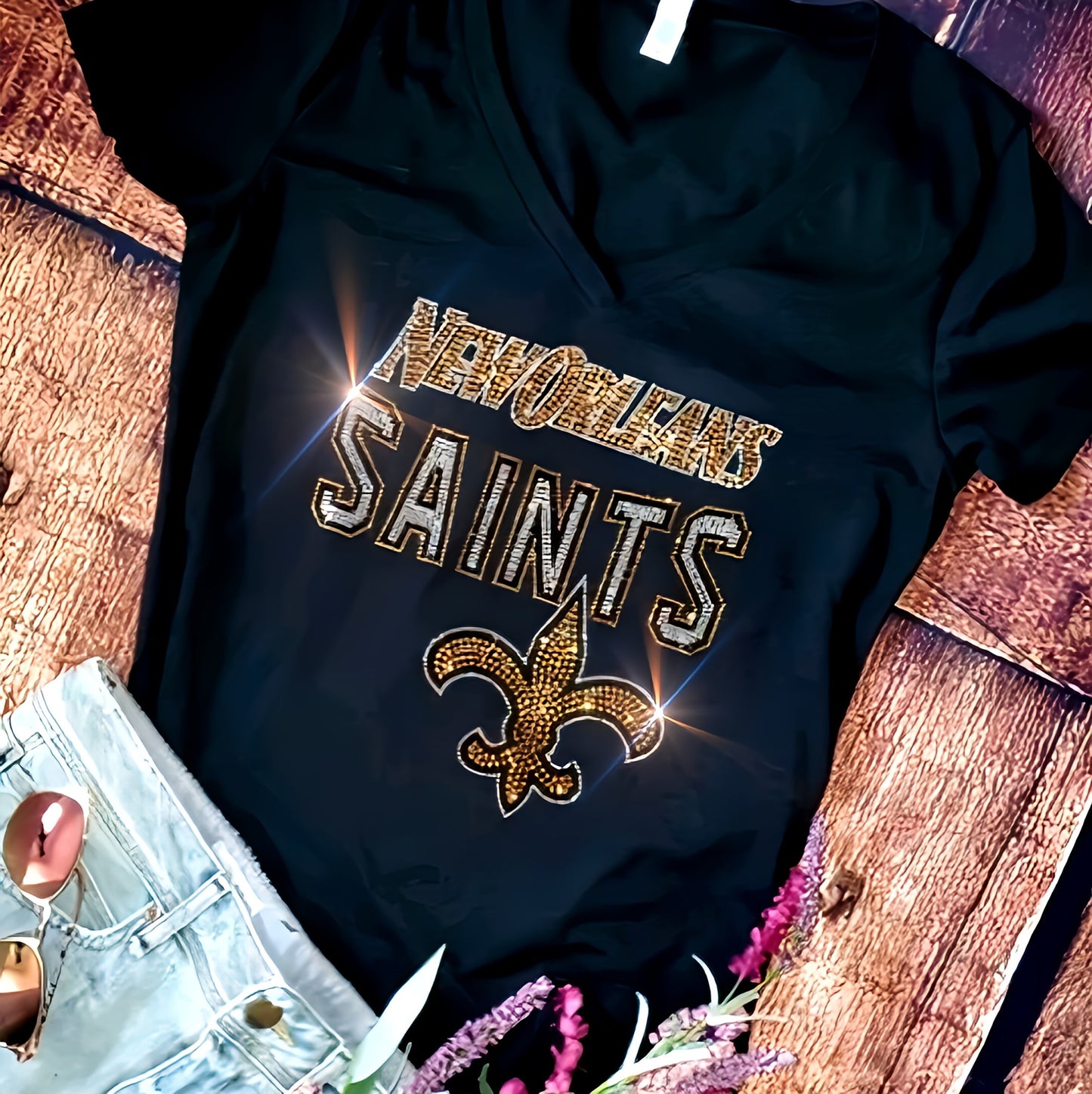 Rhinestone New Orleans Saints Women's Relaxed Fit V-Neck T-shirt Bling New Orleans Saints Top